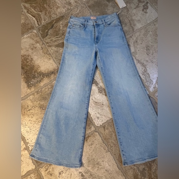 NWT Mothers Twisted Flood jeans in lost art wash 26 - Picture 5 of 6